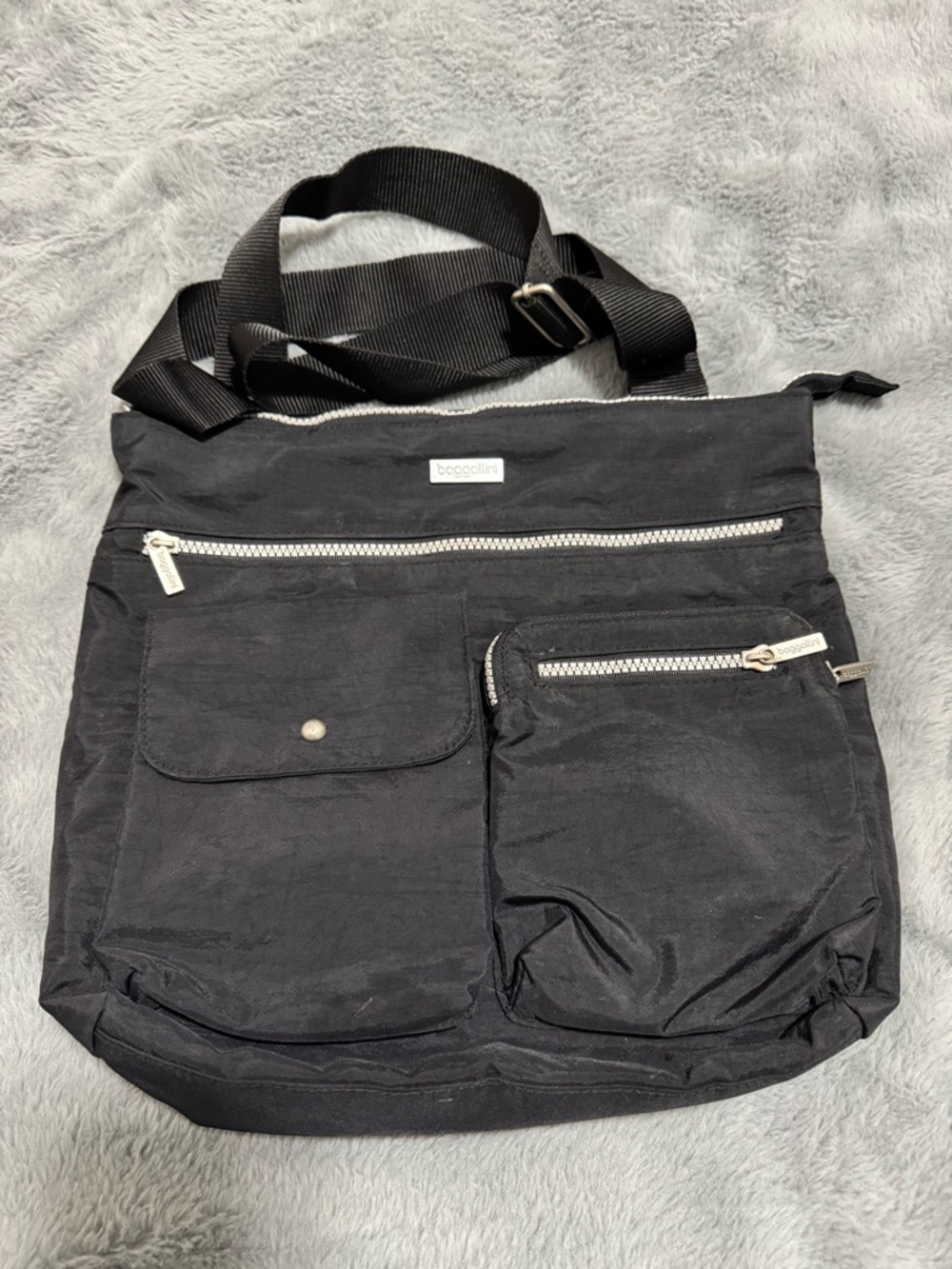Baggallini Black Multi-Pocket Messenger Crossbody